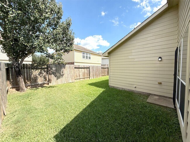 Building Photo - 2414 Alcove Foster Ct
