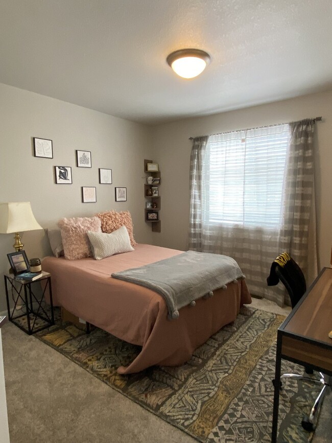 Building Photo - 3 bedroom Wolf Ranch Townhome - Laurel Mou...