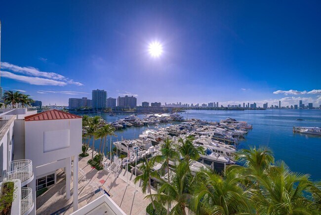 Building Photo - 1900 Sunset Harbour Dr