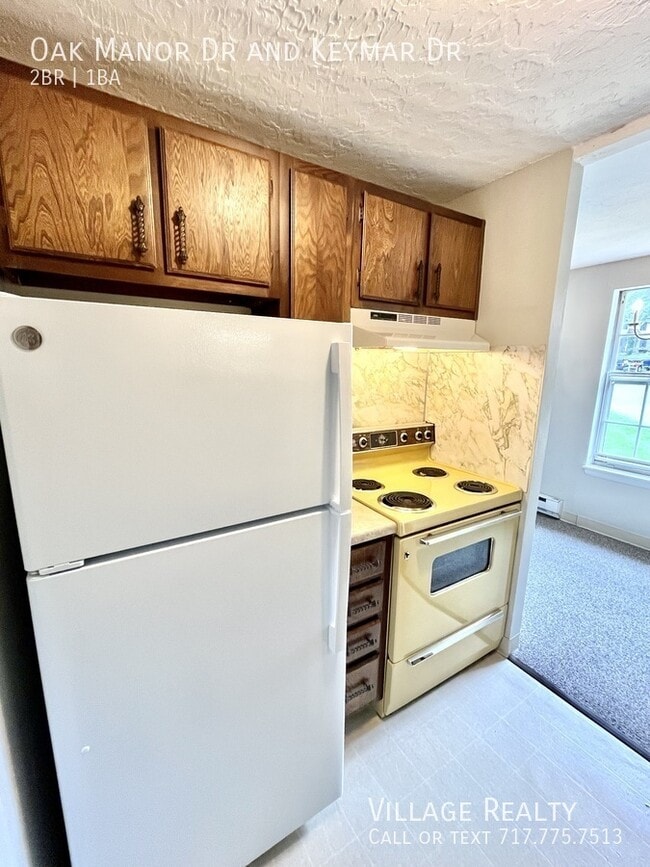 Building Photo - 230 Oak Manor Dr