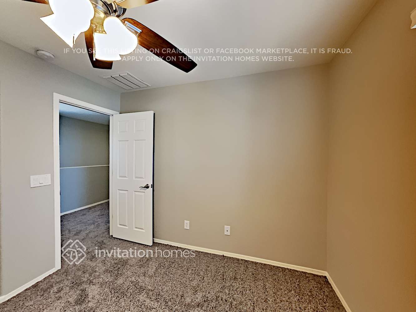 Building Photo - 225 N Sandal