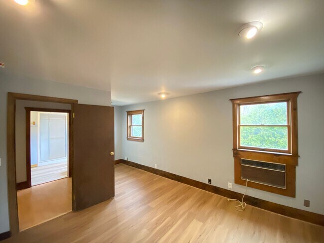 Building Photo - 10 Freeman Ct