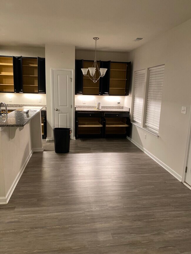 Building Photo - 5508 Loneleaf Way