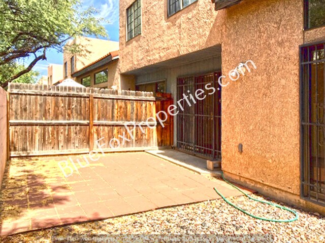 Primary Photo - 234 E Pastime Rd