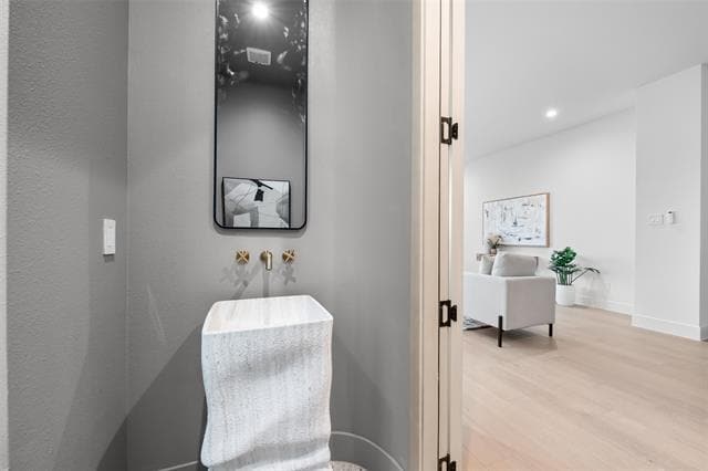 Building Photo - 1508 Holly Ave