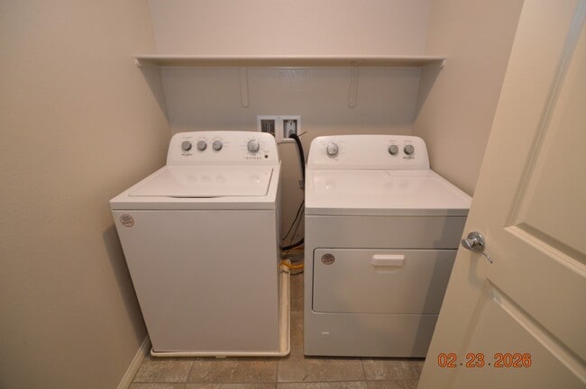 Building Photo - 7925 Savannah Sky Ave