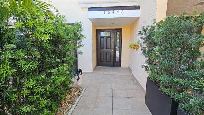 Building Photo - 16446 NE 27th Pl