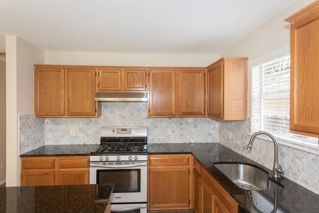 Building Photo - 9025 Vigen Cir