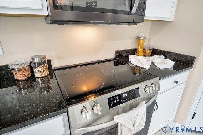 Building Photo - 10868 White Dogwood Dr
