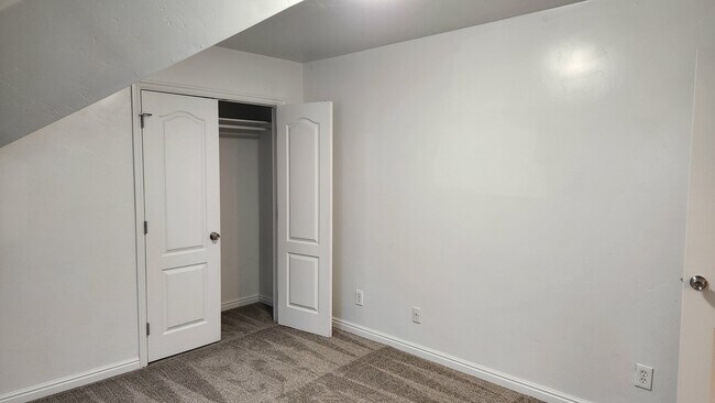 Building Photo - 773 S 400 E