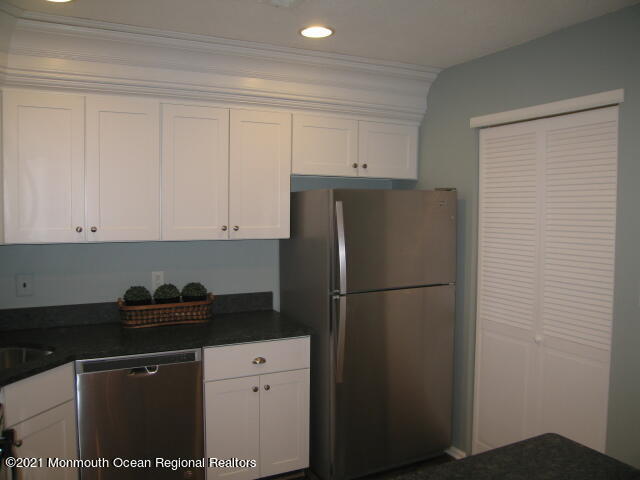 Building Photo - 90 Quince Ct