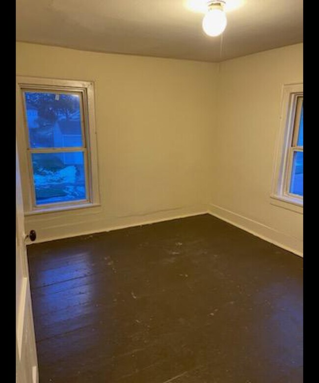 Building Photo - 272 N 5th St