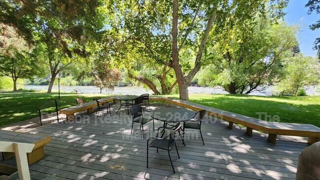 Building Photo - 2300 Dickerson Rd