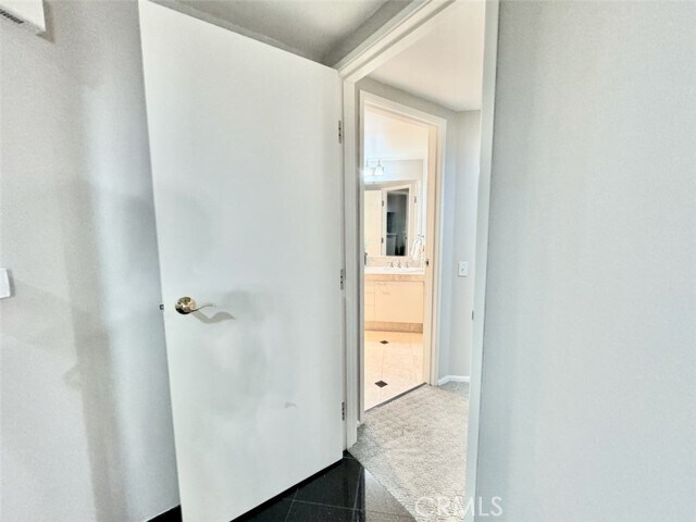 Building Photo - 525 E Seaside Way