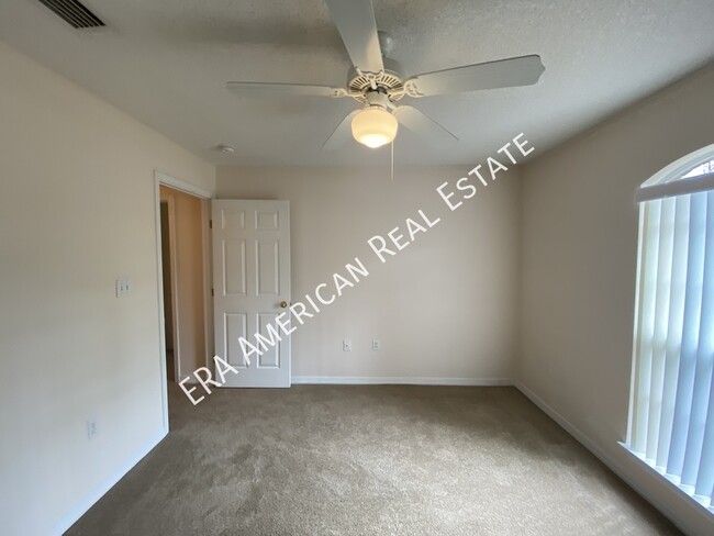 Building Photo - ***MOVE IN SPECIAL- First Full Month Rent ...