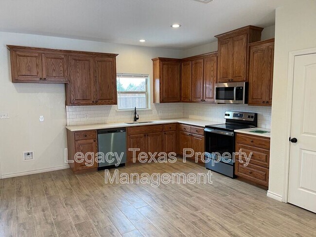 Building Photo - 2319 CR 704