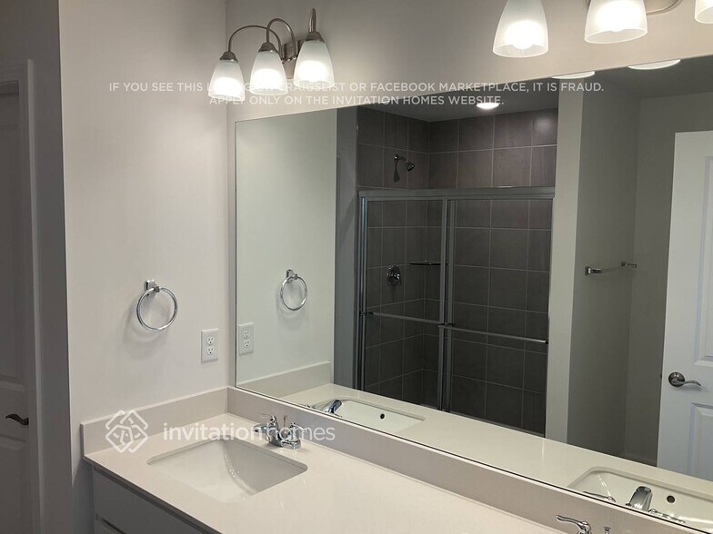 Building Photo - 3808 Lantern Ln