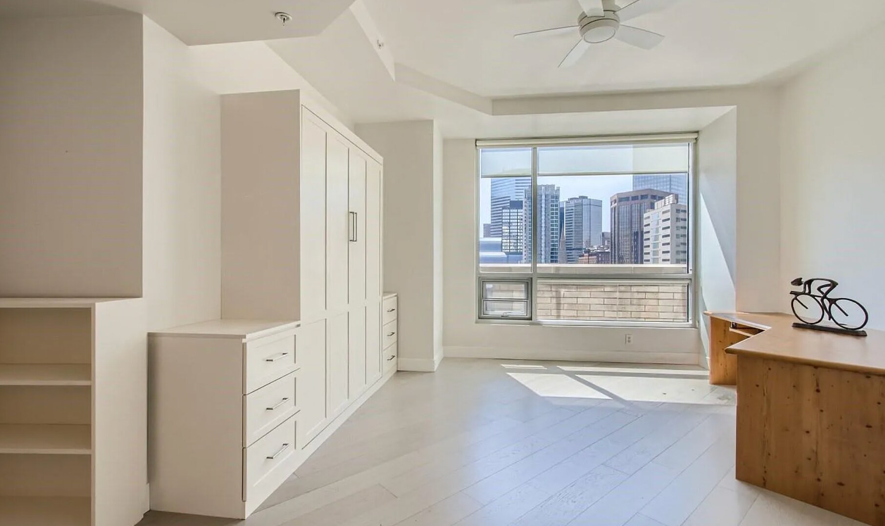 Building Photo - 2001 Lincoln St