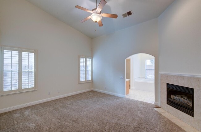 Building Photo - 1824 E Turnberry Ave