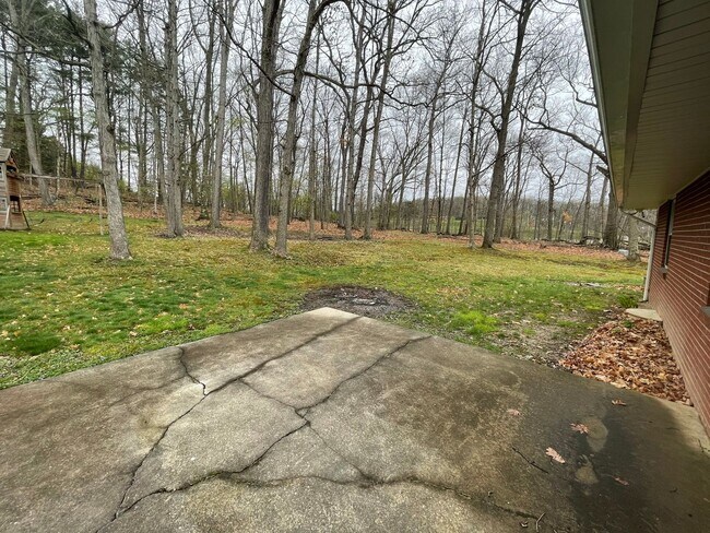 Building Photo - Beautiful 4 Bedroom, 2.5 Bathroom, 3000sq.ft Ranch! Pet Friendly!