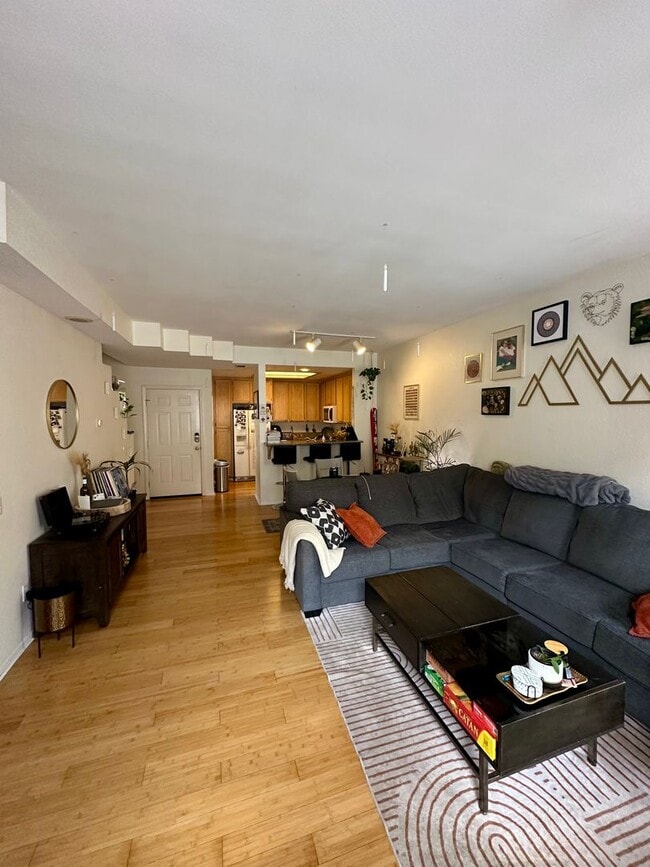 Building Photo - Light and Bright North Park 2 Bedroom Condo