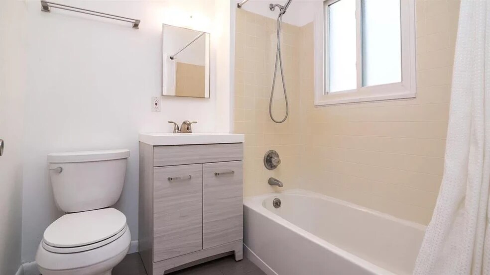 Bathroom - 5010 Bolla Rd