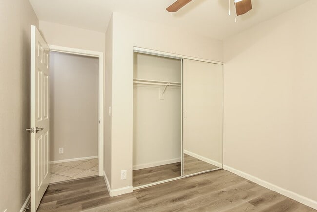 Building Photo - 4102 W Cactus Rd