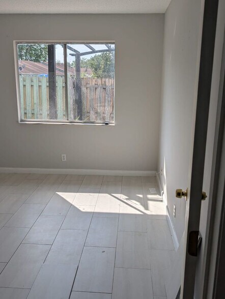 Building Photo - 4755 Orleans Ct