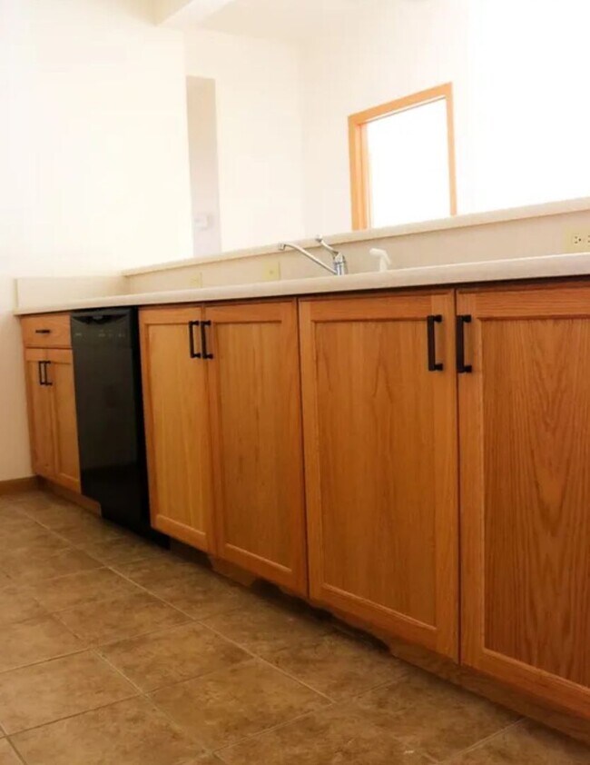 Building Photo - 901 Kearney St