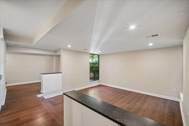 Building Photo - 9907 Blundon Dr