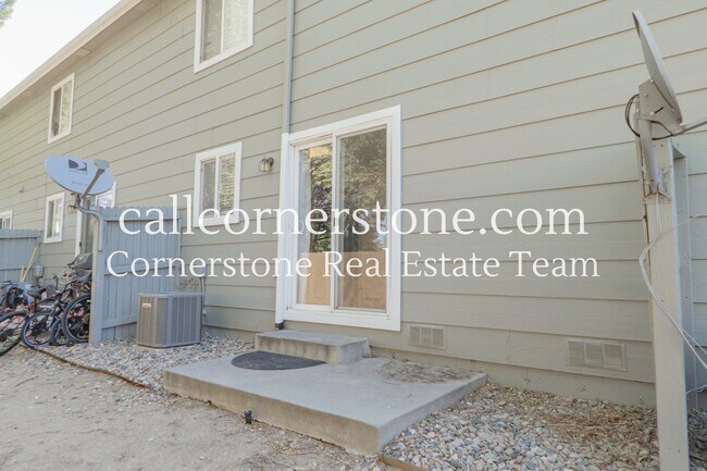 Building Photo - 424 Kitfield View