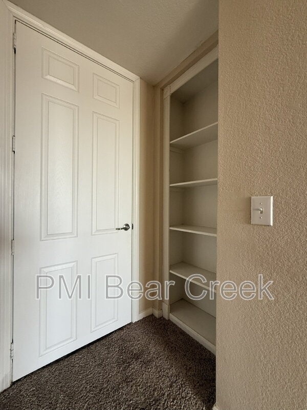 Building Photo - 7575 Kirby Dr