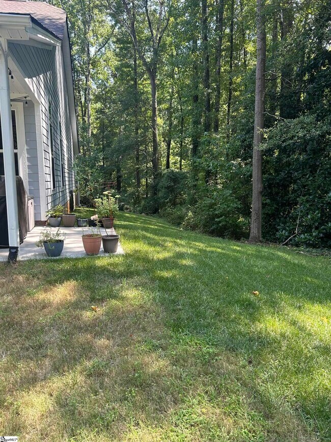 Building Photo - 135 All Star Way