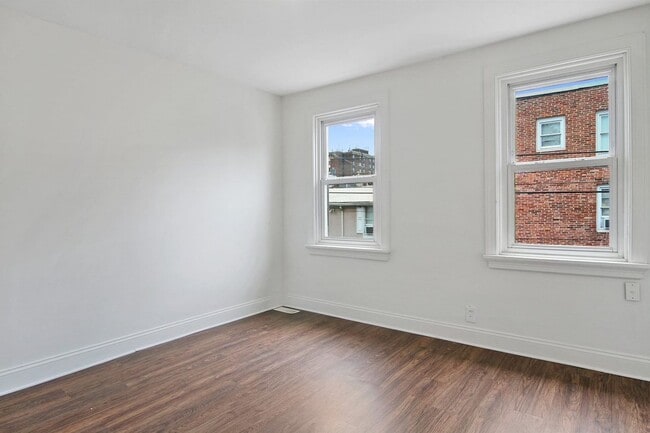 Building Photo - Coming Soon - Charming 3 Bedroom, 1.5 Bath...