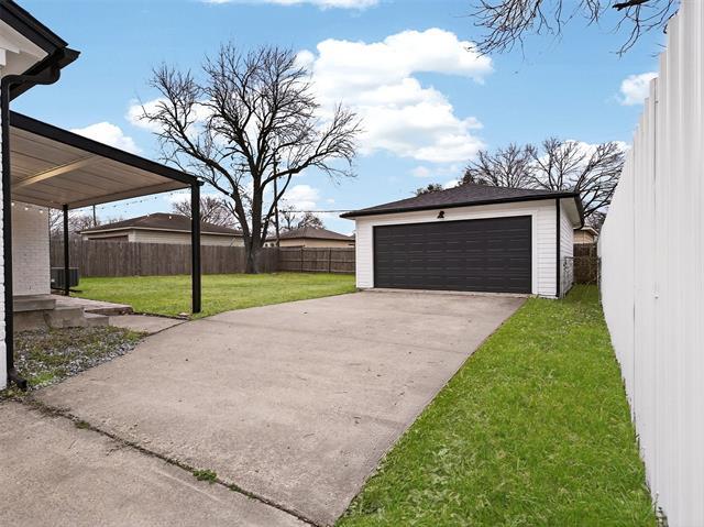 Building Photo - 1808 Oates Dr