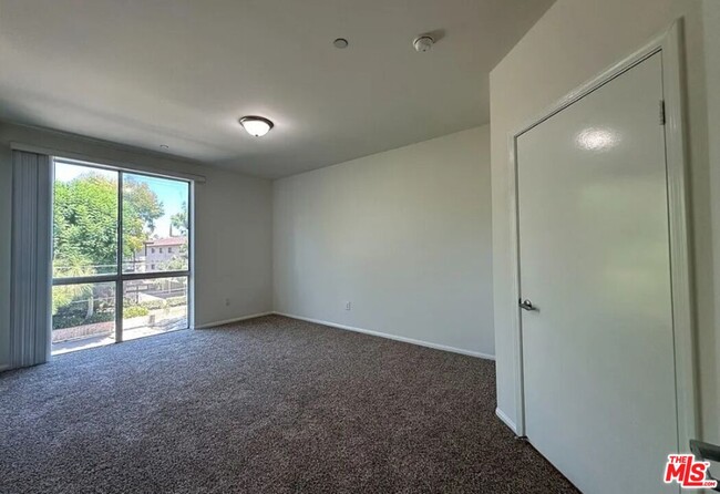 Building Photo - 7551 Jordan Ave