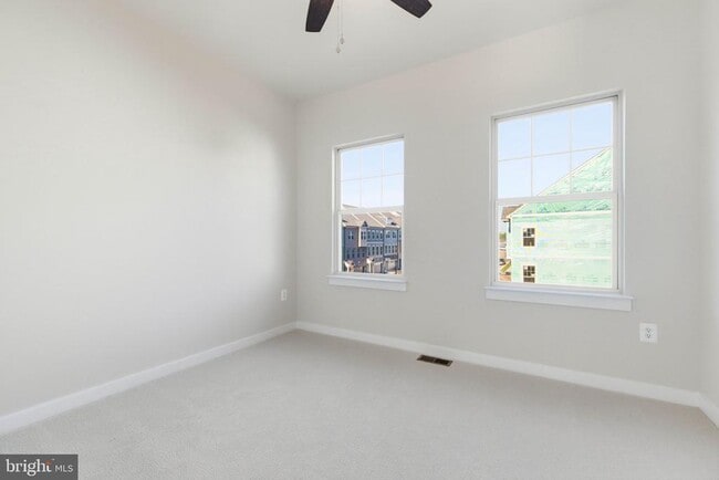 Building Photo - 1011 Venifena Terrace SE