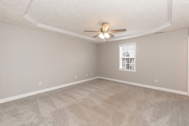 Building Photo - Gorgeous Three Bedroom Home!