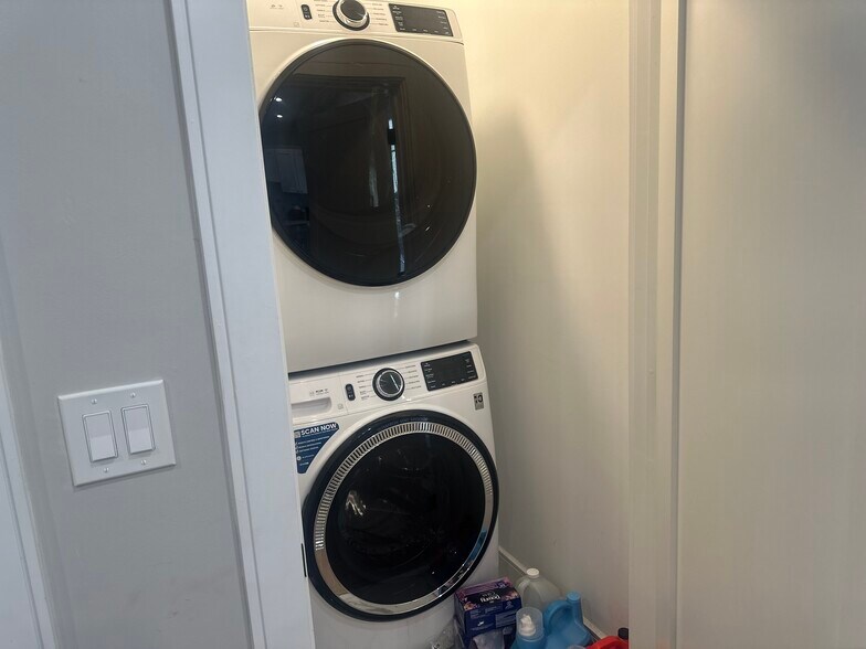 Building Photo - 44 Iffley Rd