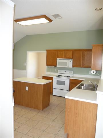 Building Photo - 5601 Tulip Dr