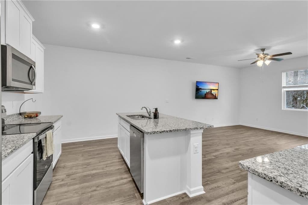 Building Photo - 1560 Gray Br Dr