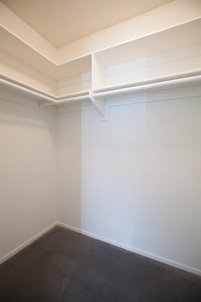 Building Photo - 601 Westholme Ave