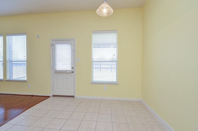 Building Photo - 20110 Goss Hollow Ln