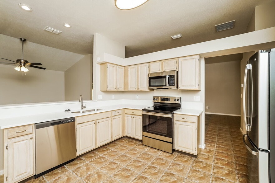 Building Photo - 10415 Copperwood Dr