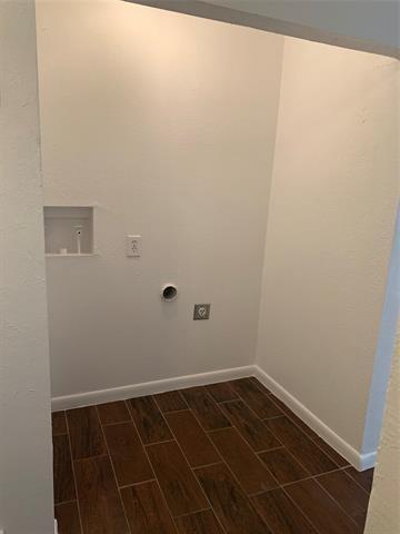 Building Photo - 7675 Woodshire Dr