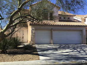 Building Photo - Large 5 Bedroom in Sought-After Summerlin!