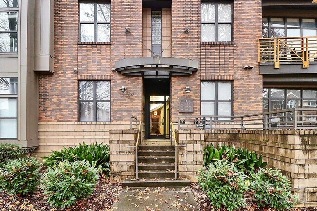 Primary Photo - 712 N Davidson St