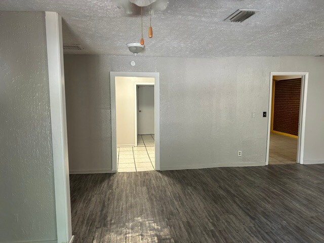 Building Photo - 1708 W 24th St