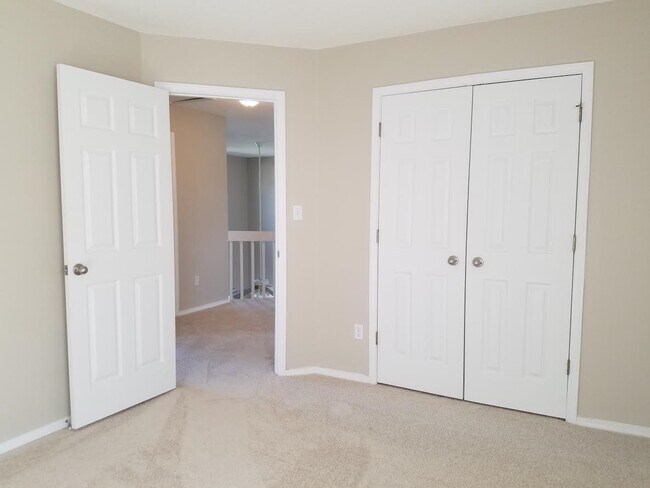 Building Photo - 109 Mirabelle Cir