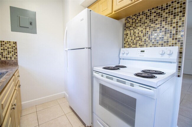 Building Photo - 1505 SW 2nd St